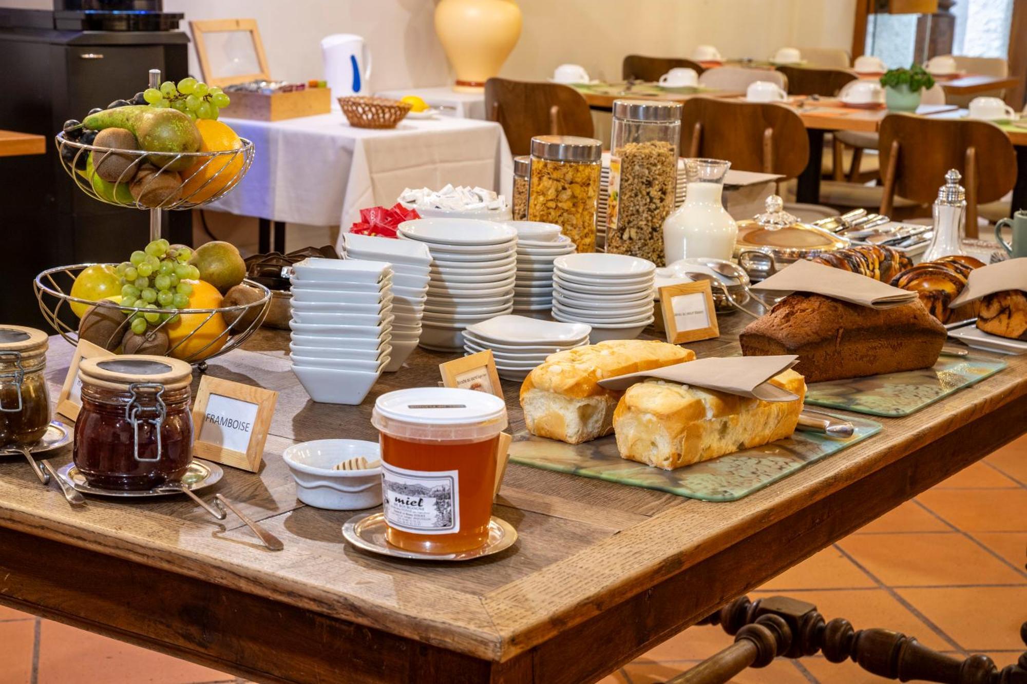 Le Relais Fleuri, Hotel Et Restaurant Logis - Avallon Sauvigny-le-Bois Luaran gambar